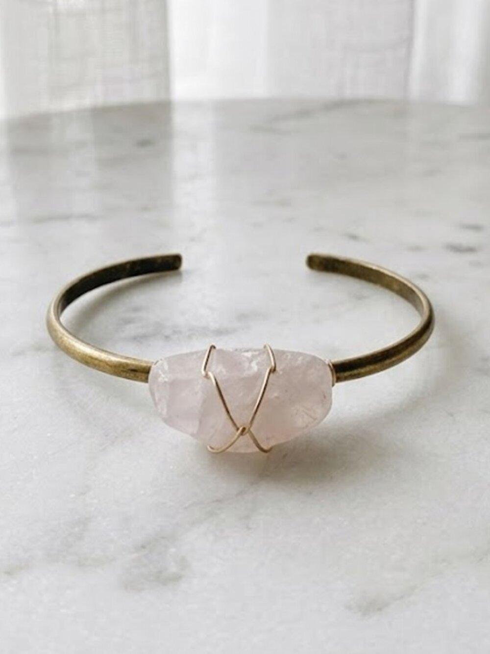 Ladies White Trendy Stone Alloy Bracelet
